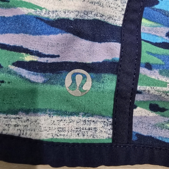 Lululemon Tracker Short III Seven Wonders Multi Hero Blue Size 8 Linning Cut Out - Picture 5 of 7
